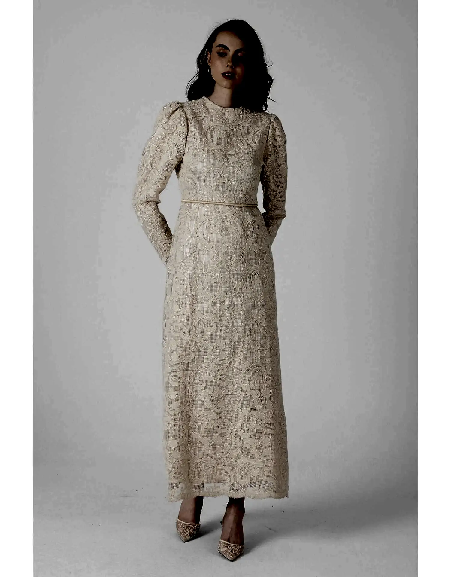 SELVİ ÇETİN ZARİF DANTELLİ ELBİSE BEJ