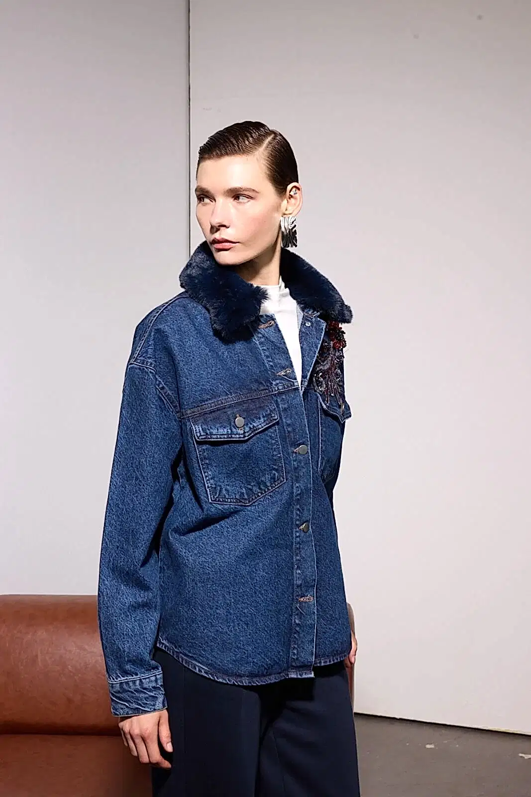 MSM KÜRKLÜ İŞLEMELİ DENİM CEKET