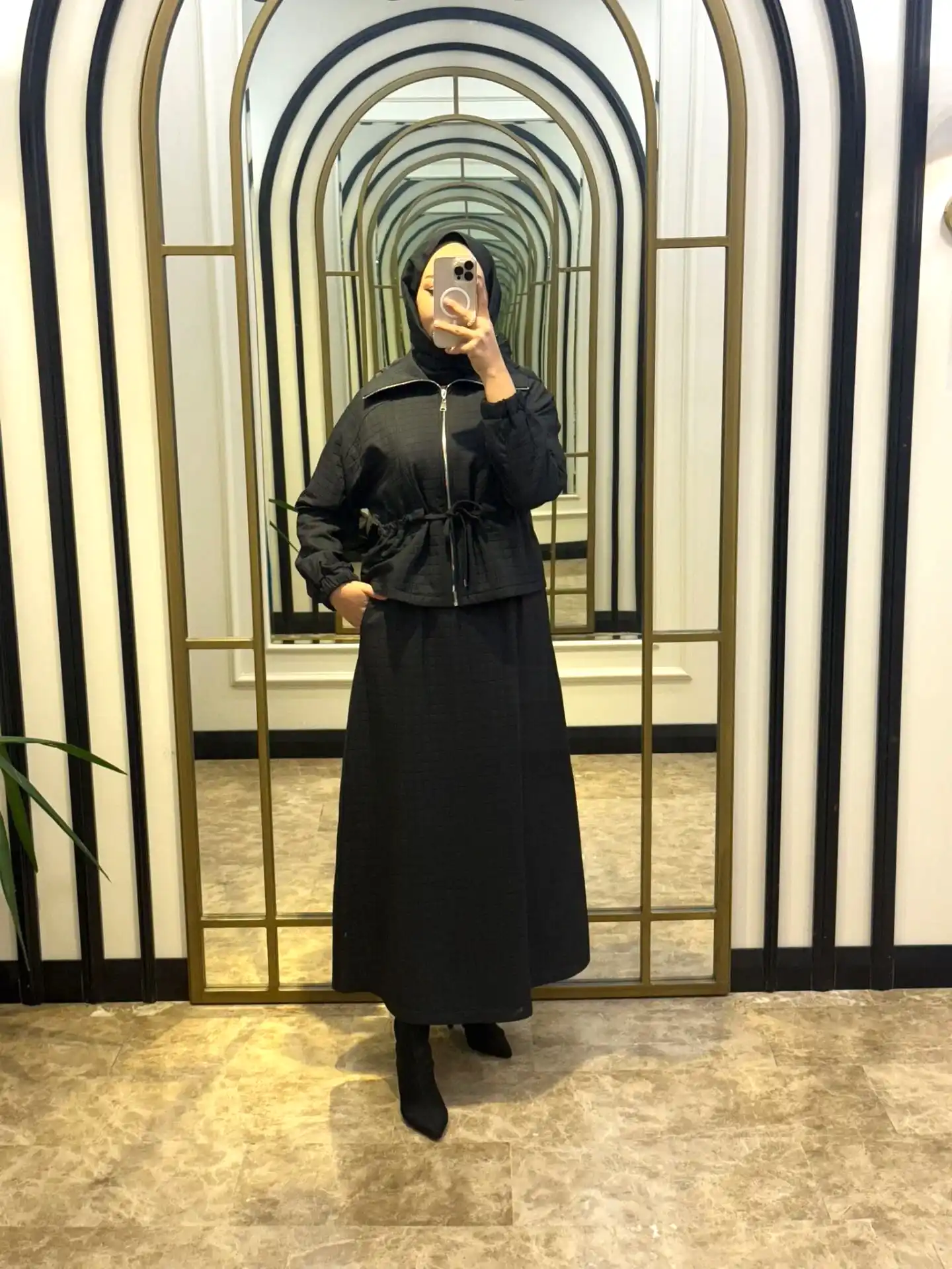 NUSS KAPİTONE ETEKLİ TAKIM