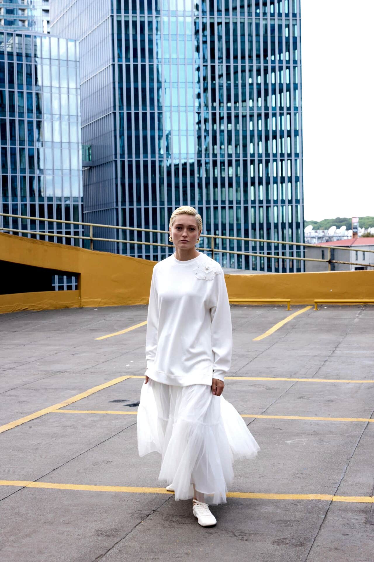 MSM AKSESUARLI COMFORT SWEATSHİRT EKRU