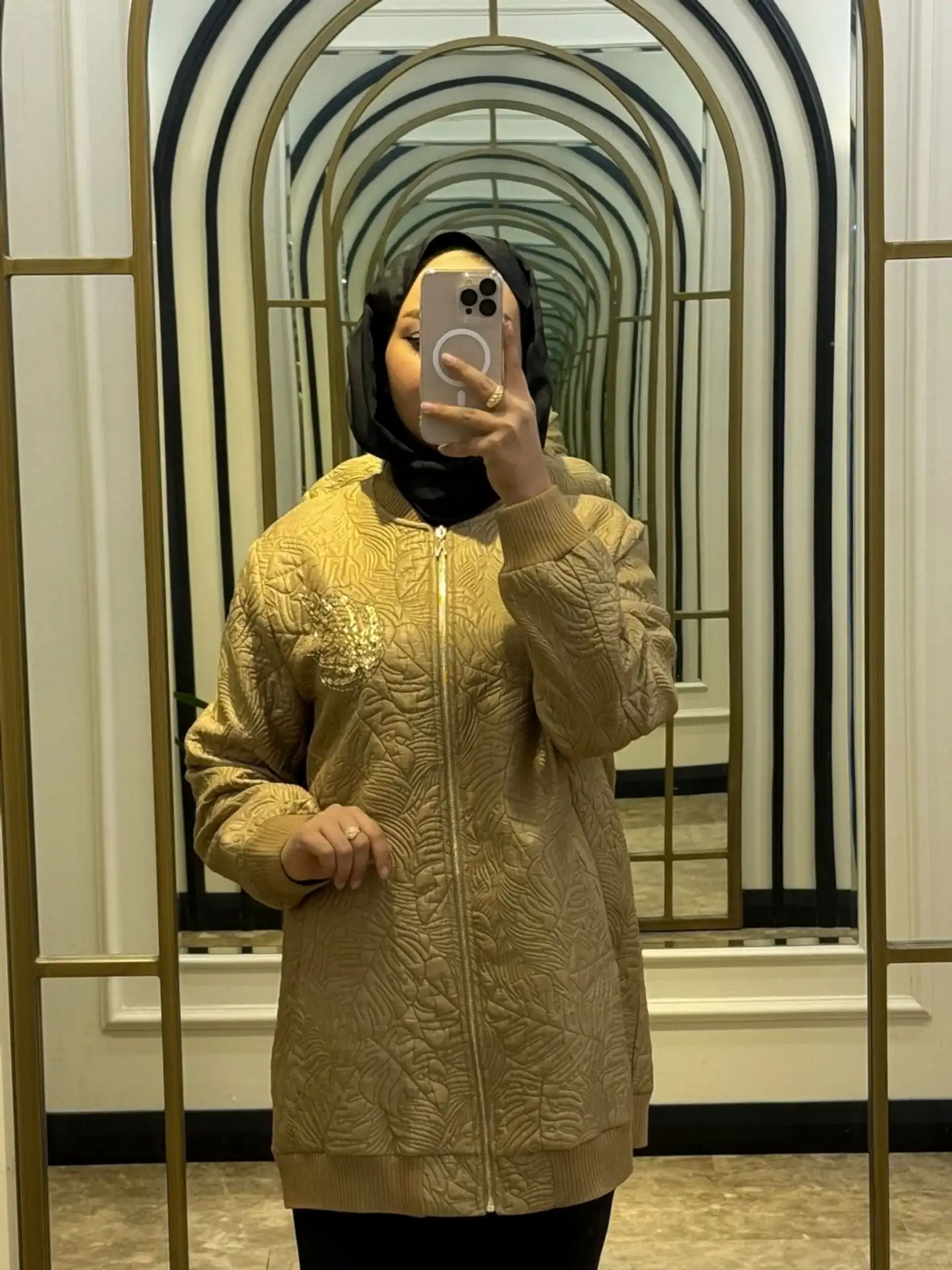 NUSS BOMBER CEKET GOLD