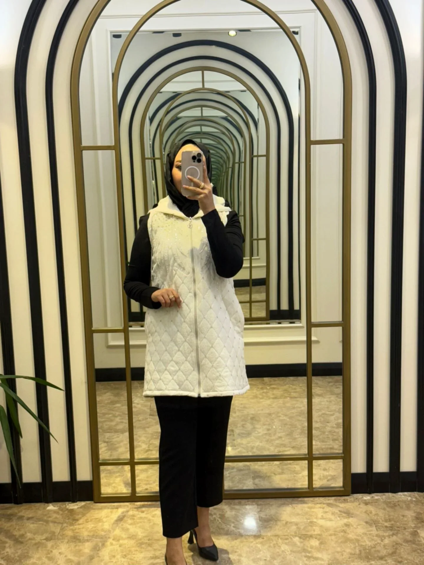 SELİNADA TAŞLI YELEK BEYAZ