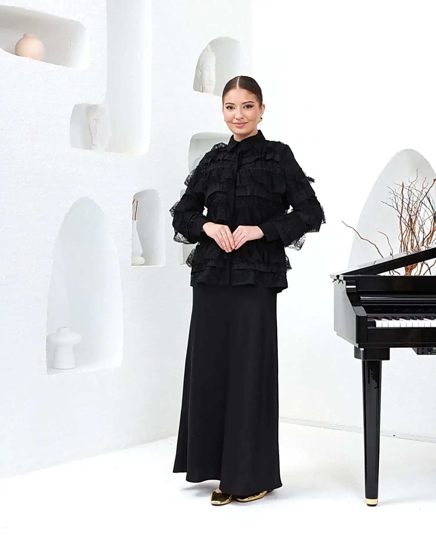 SELVİ ÇETİN  SATEN ETEK SİYAH