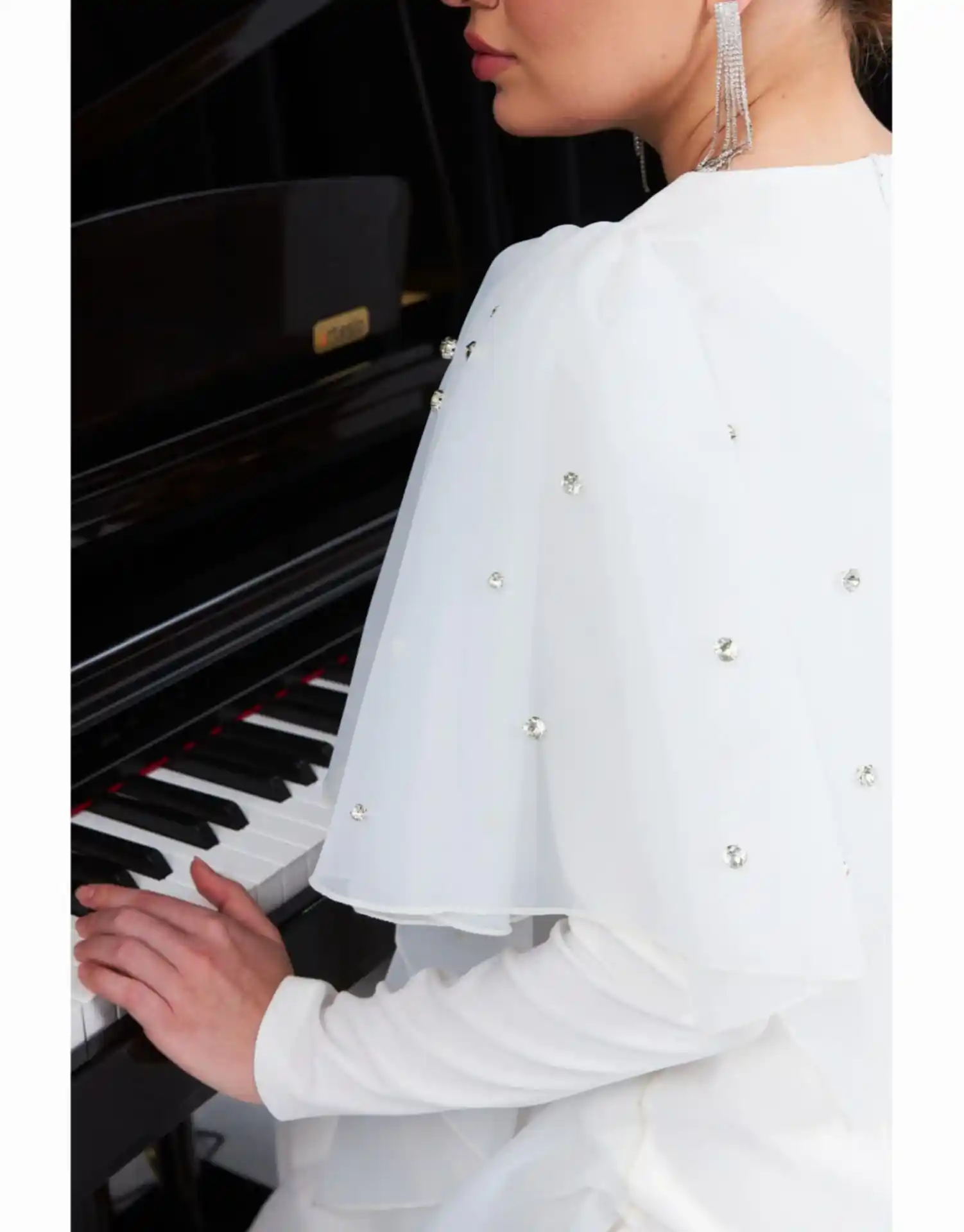 SELVİ ÇETİN ORGANİZELİ OMZU TAŞLI ABİYE